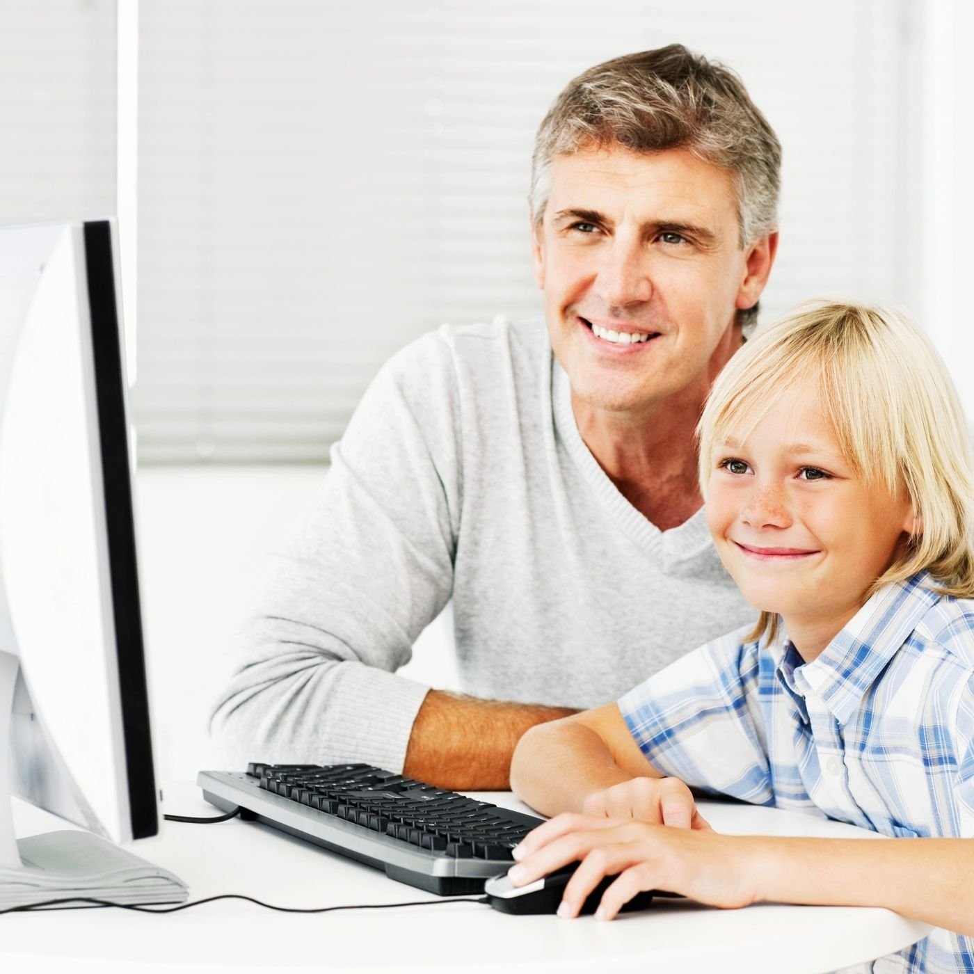 Off-Grid Solar Cooking: The Physics of Fuel-Free Thermal Systems (2026)