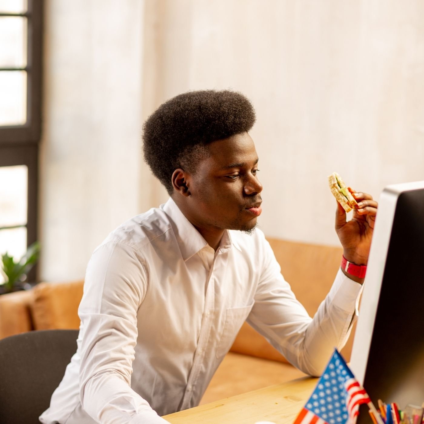 Off-Grid Comms: The Ultimate Guide to Radio Range and Survival Mesh (2026)